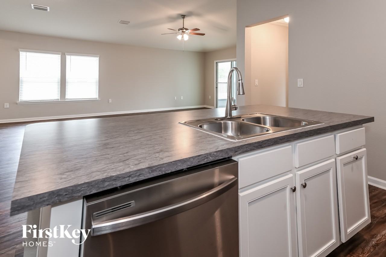 242 Santorini Ct - Photo 7 of 15