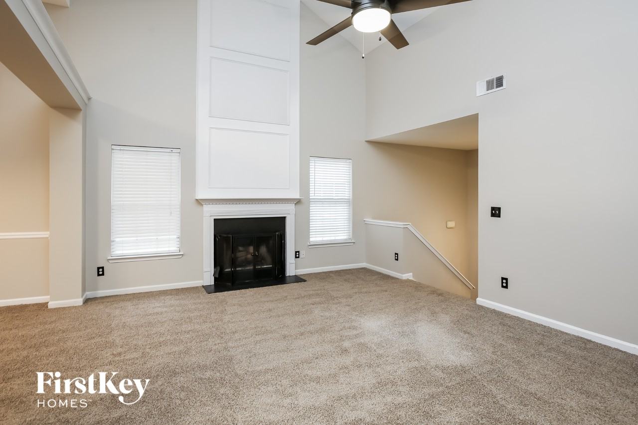 9435 Waldrip Rd - Photo 3 of 15