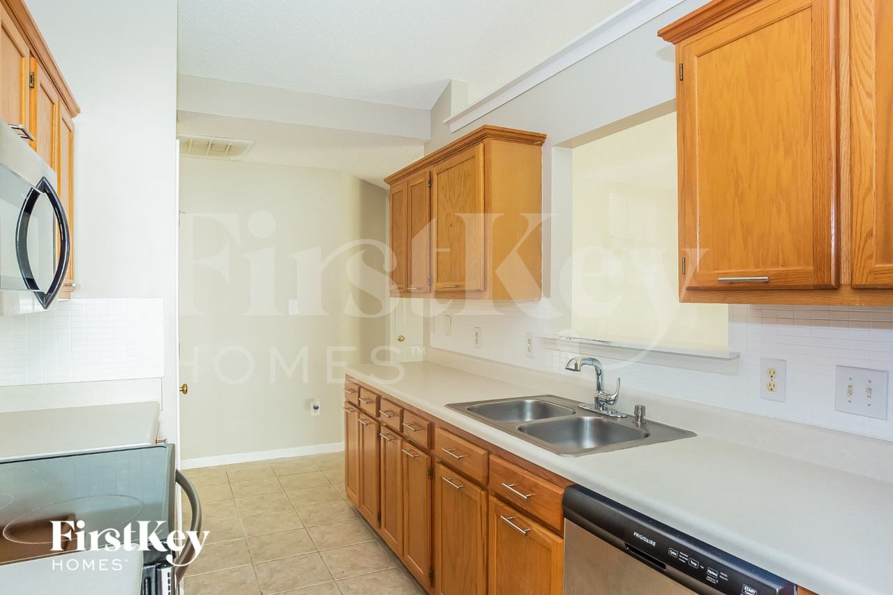 6115 Country Walk Dr - Photo 5 of 15