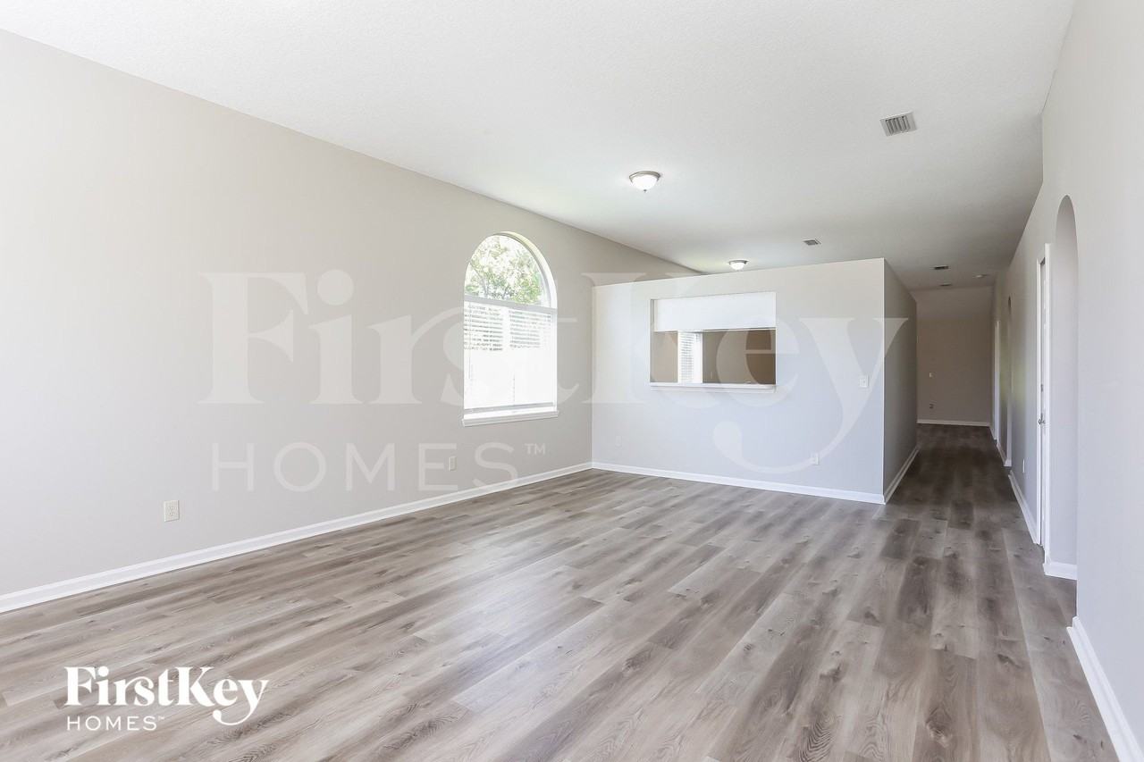 3407 Guernsey Ct - Photo 4 of 15