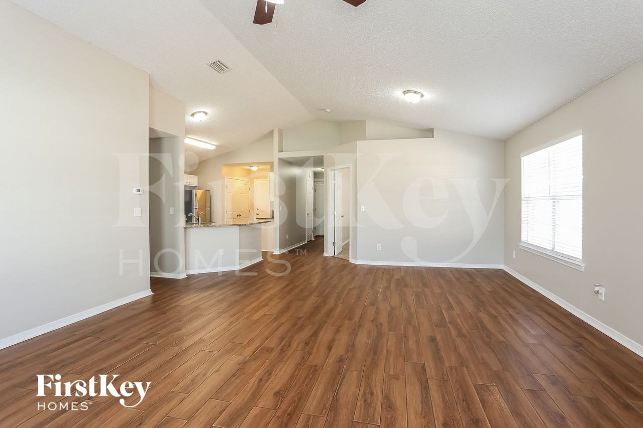 2801 Cross Creek Dr - Photo 3 of 15