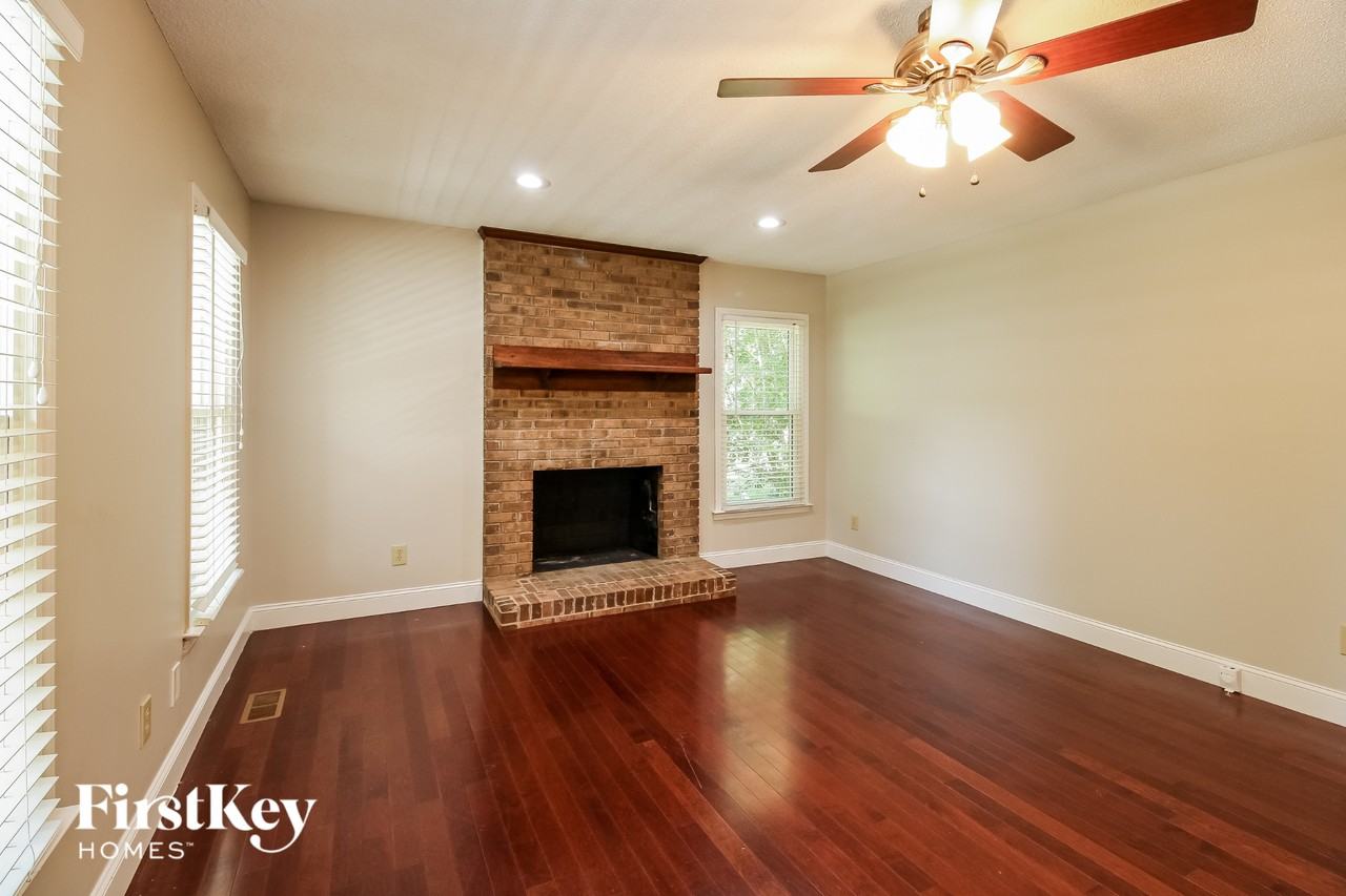 4907 Whisper Oak Dr - Photo 2 of 15