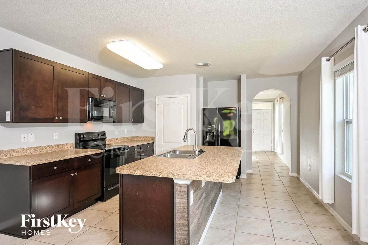 2821 Taton Trce - Photo 7 of 15