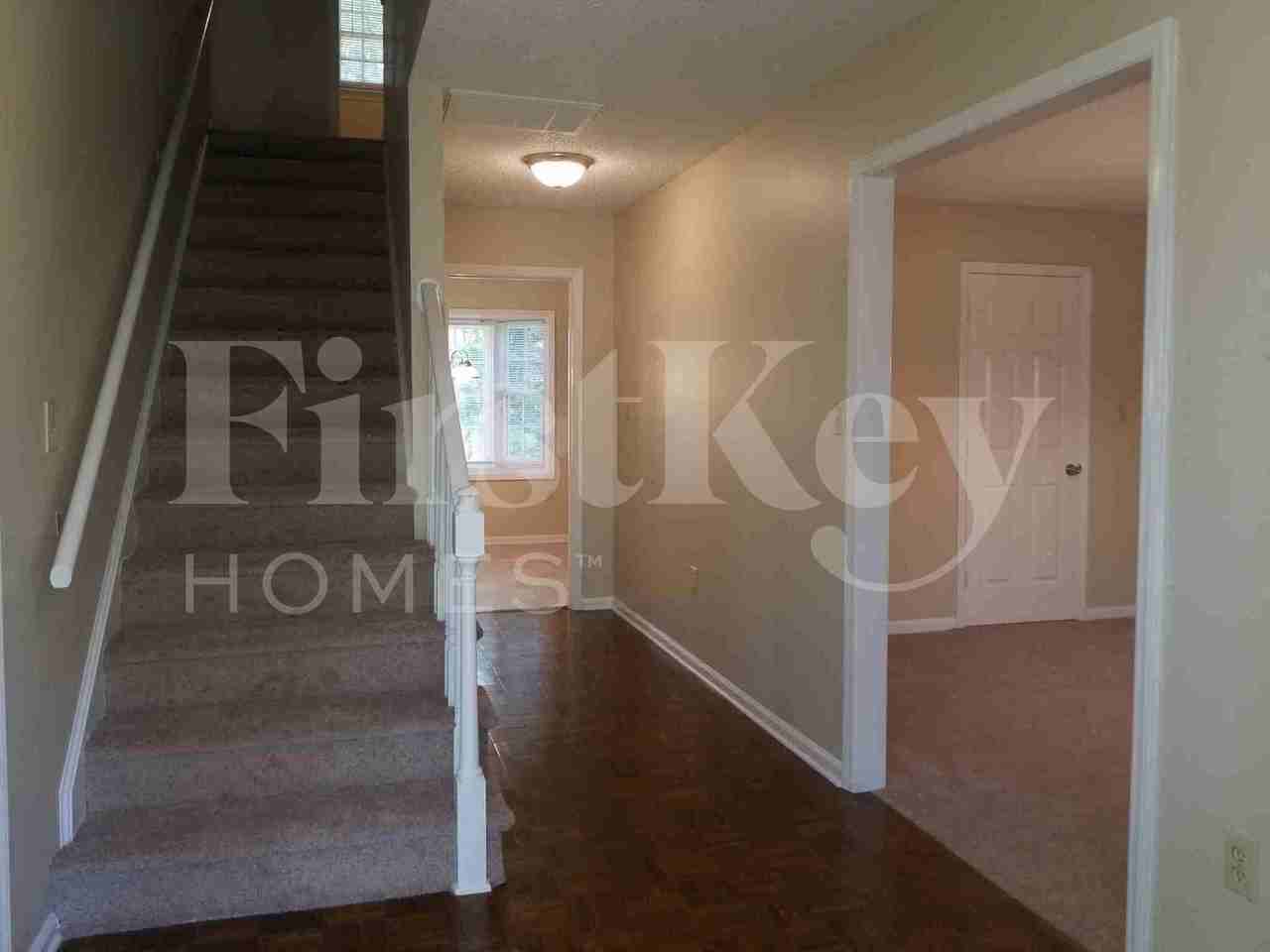 9924 Avon Farm Ln - Photo 5 of 32