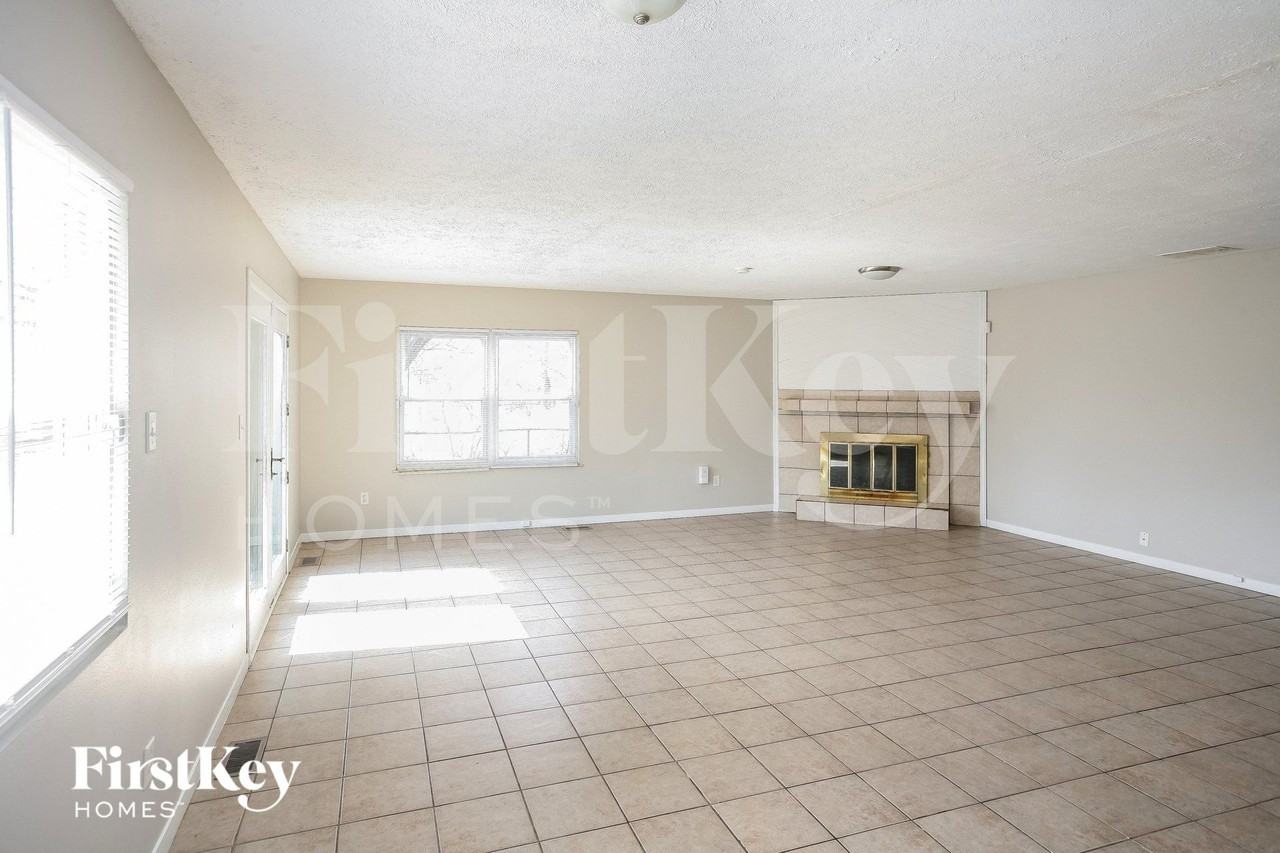 8819 Timberwood Dr - Photo 5 of 15