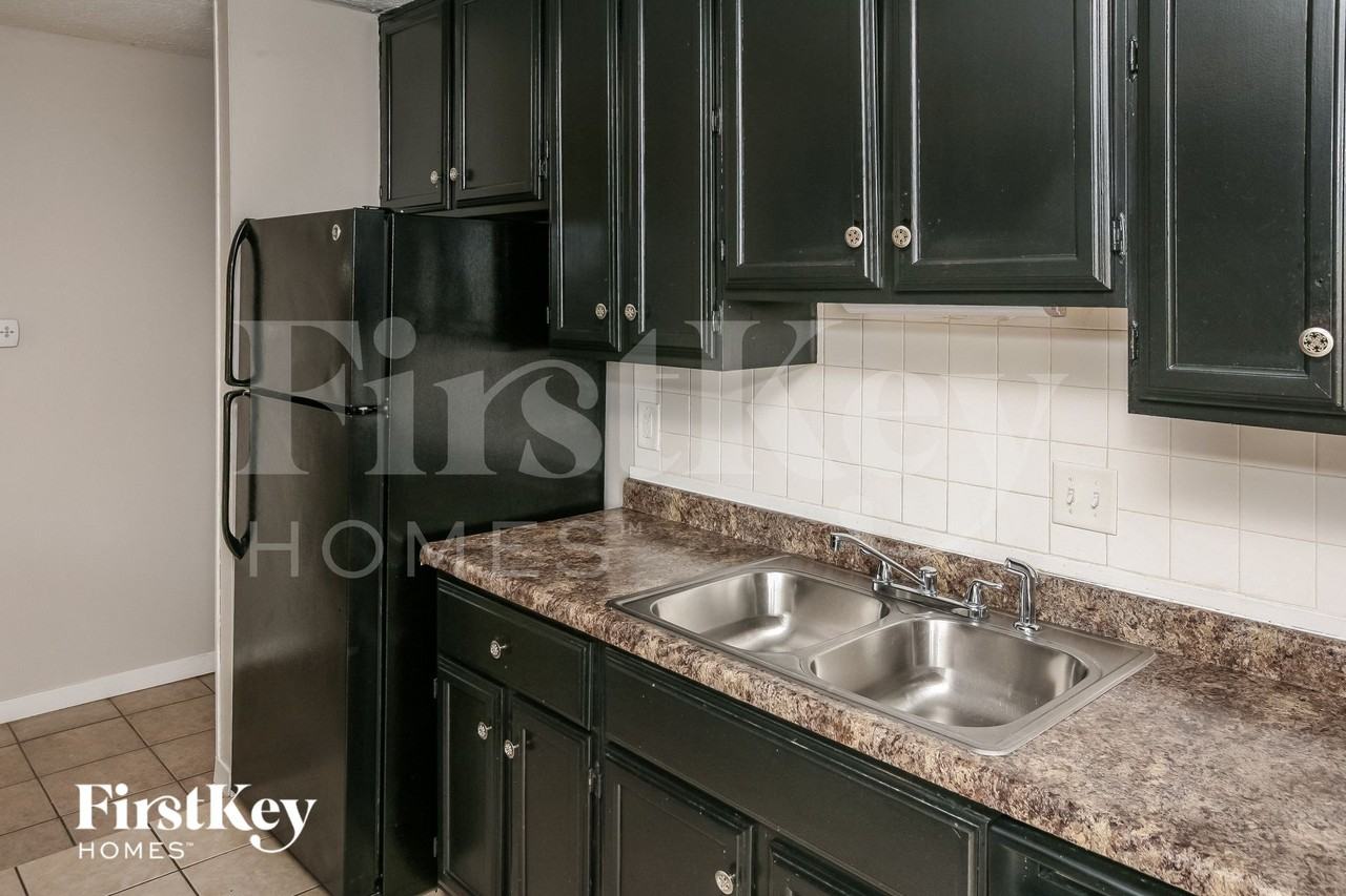 8819 Timberwood Dr - Photo 6 of 15