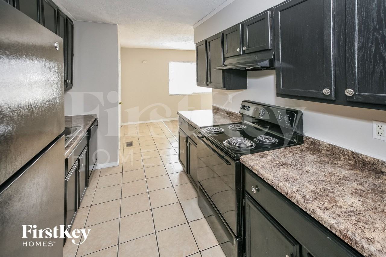 8819 Timberwood Dr - Photo 7 of 15