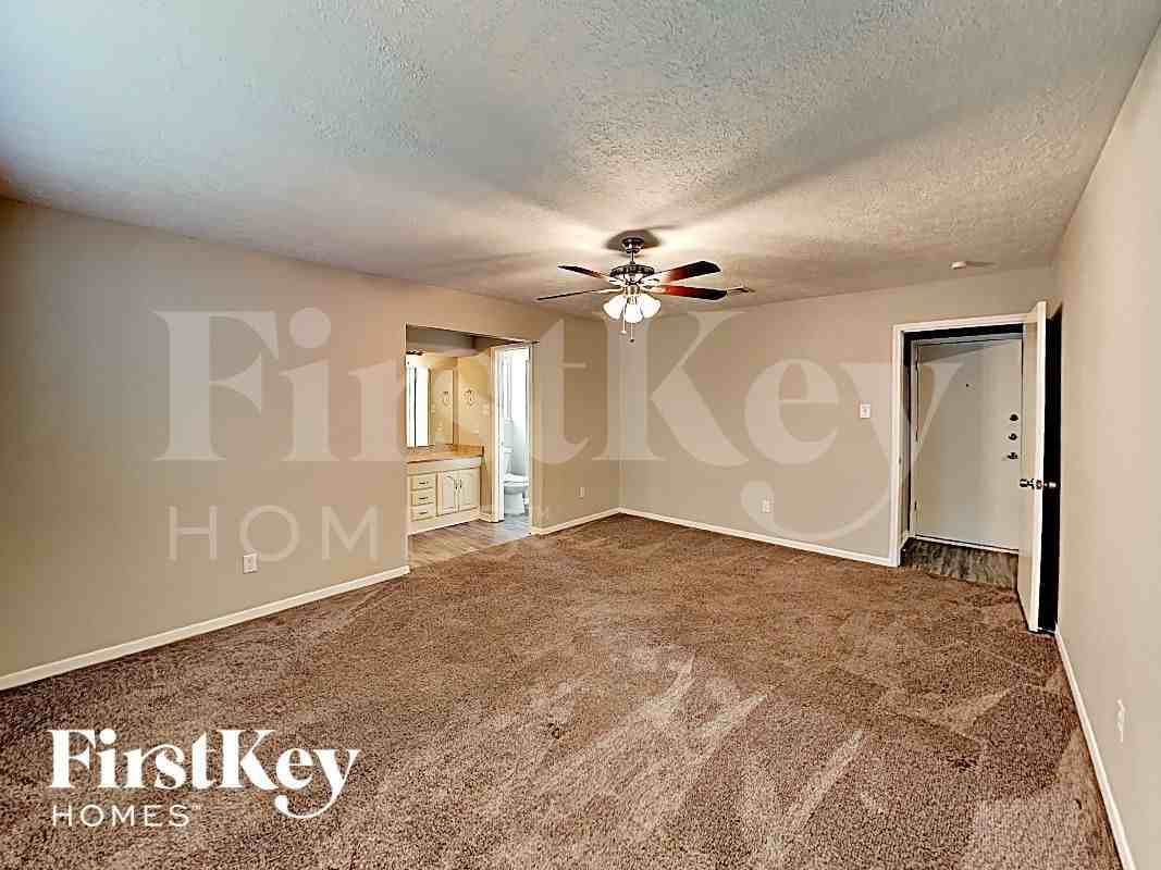 7123 Foxmar Ln - Photo 6 of 13