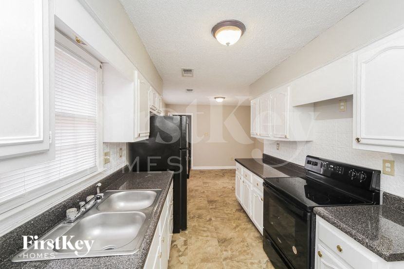 6734 Amersham Dr - Photo 6 of 15