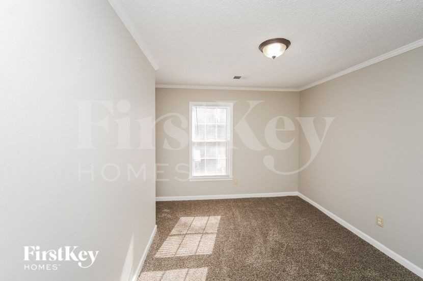 6734 Amersham Dr - Photo 7 of 15