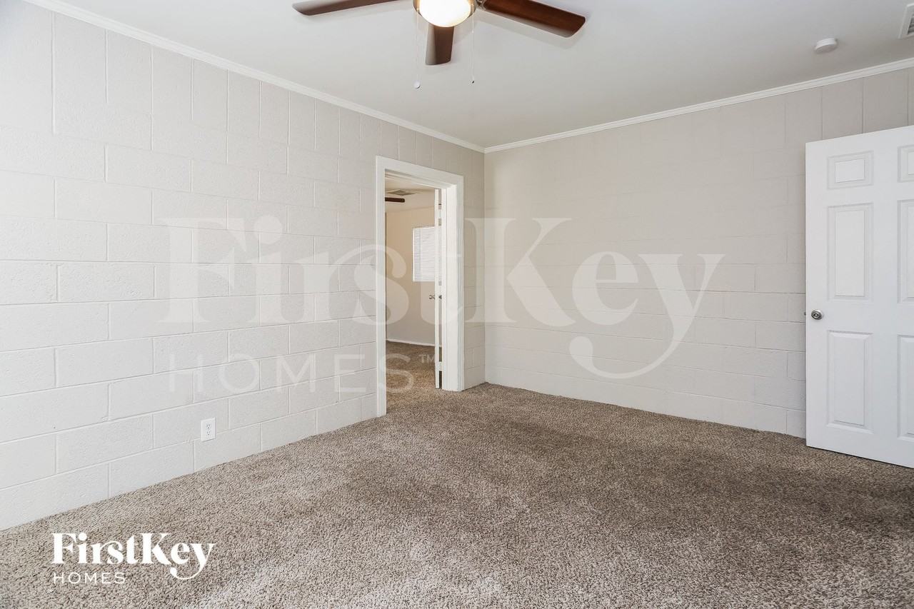 619 Essex East Dr - Photo 7 of 15