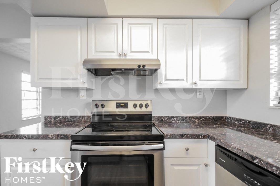 4521 Nw 12th Ave - Photo 6 of 15