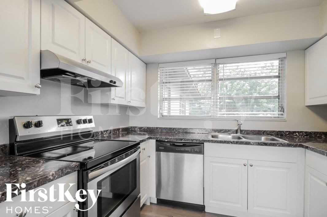 4521 Nw 12th Ave - Photo 7 of 15