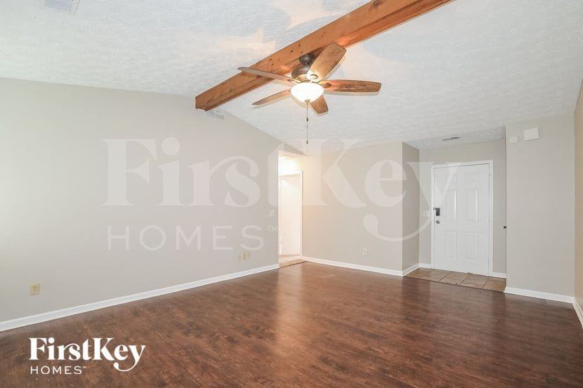 270 Countryside Ln - Photo 3 of 15