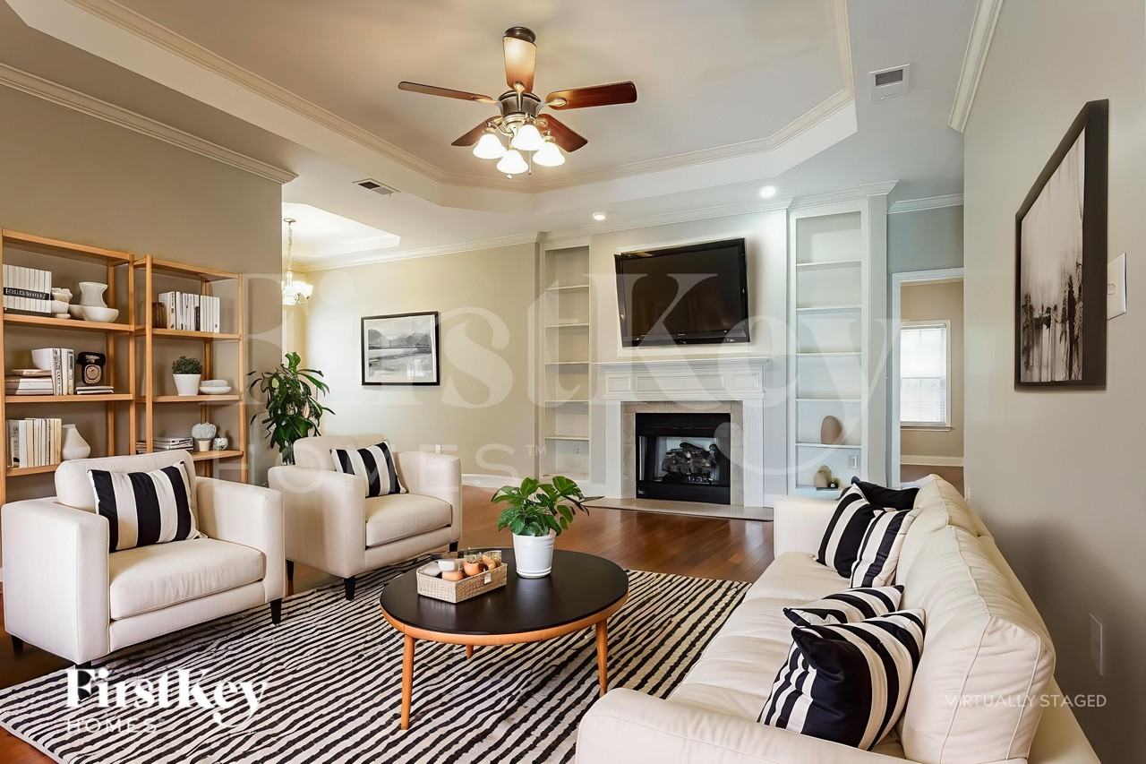 2057 Highview Way - Photo 3 of 18