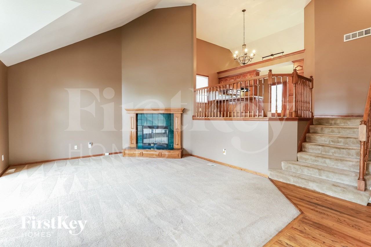 1824 Sw Pinecreek Ct - Photo 2 of 16