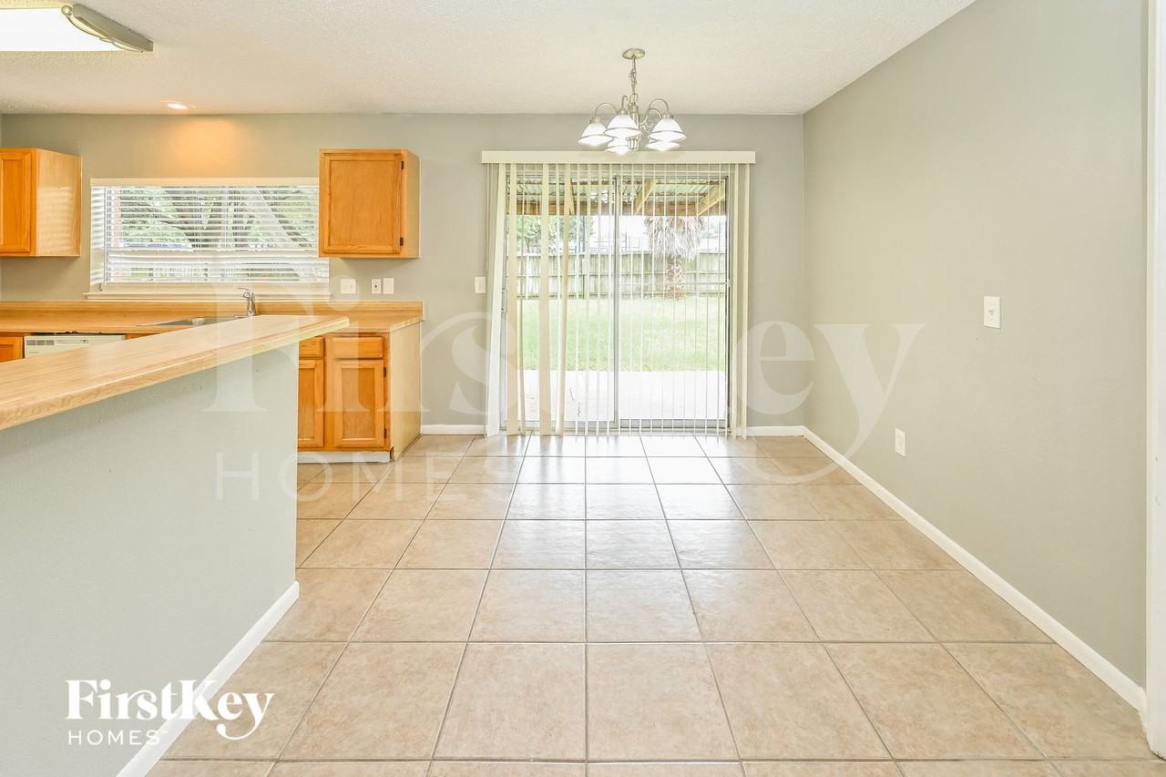 18007 Sagecroft Dr - Photo 5 of 15