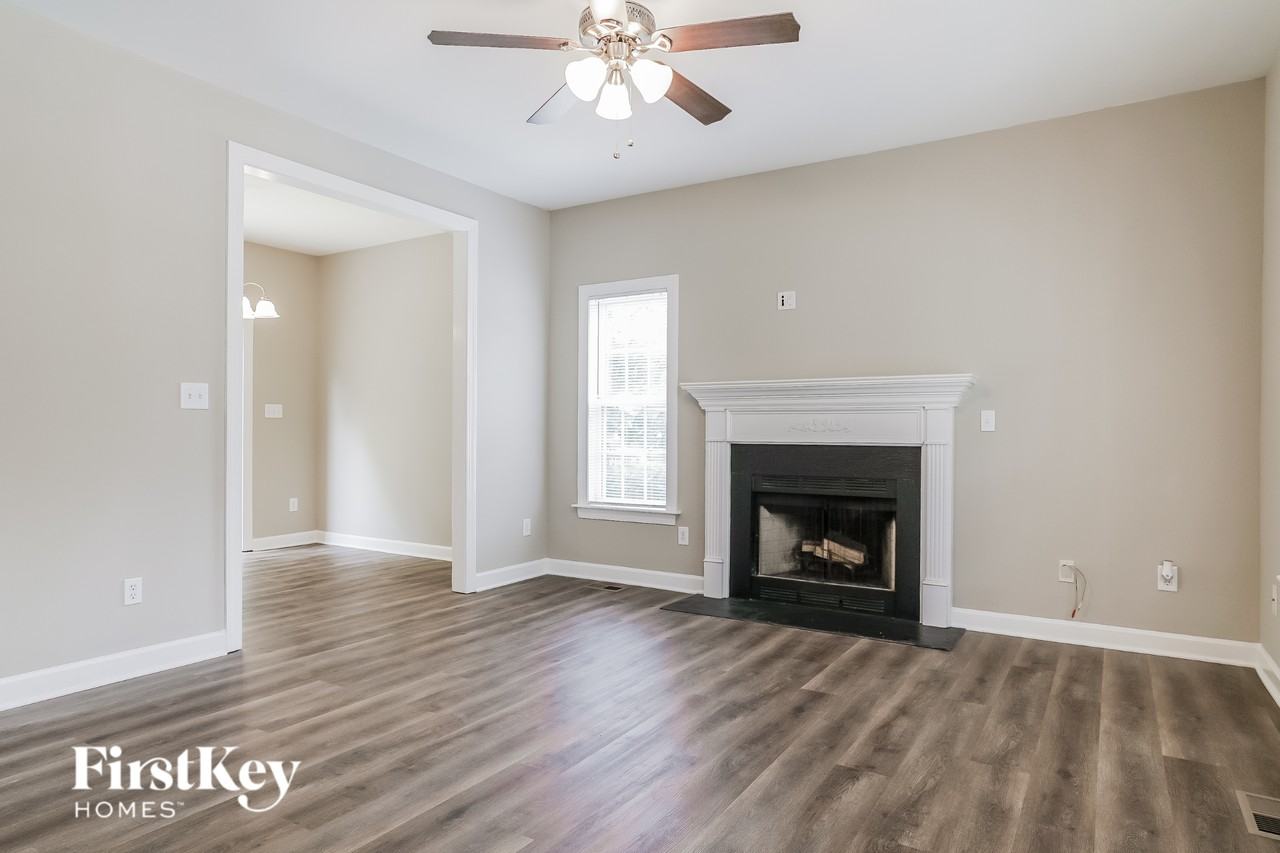 1000 Caladium Dr - Photo 3 of 16