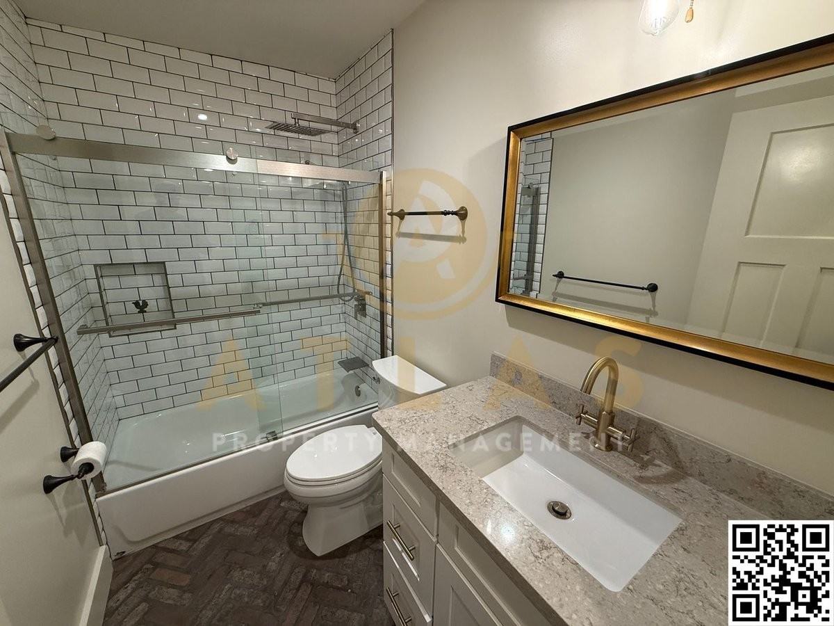 1241 Laurel St - Photo 2 of 10