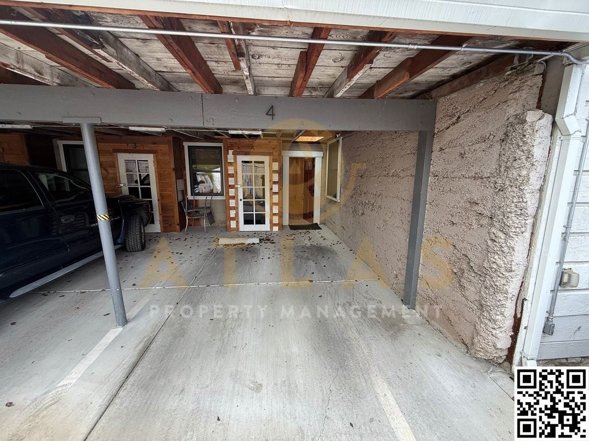 1241 Laurel St - Photo 6 of 10