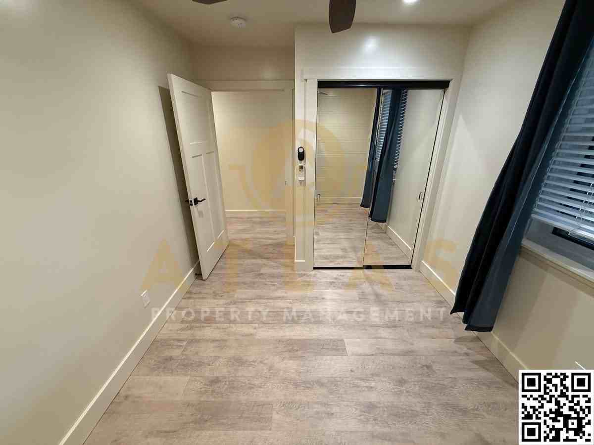 1241 Laurel St - Photo 7 of 10