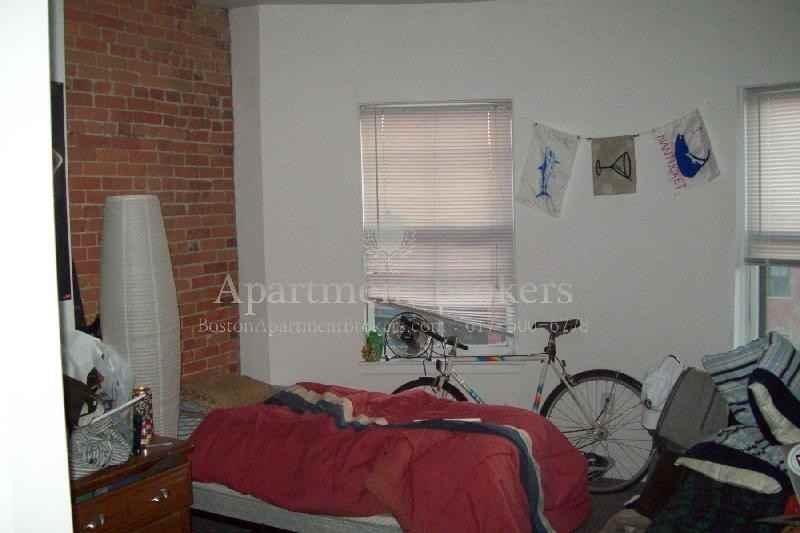 483 Massachusetts Ave #1 - Photo 4 of 14