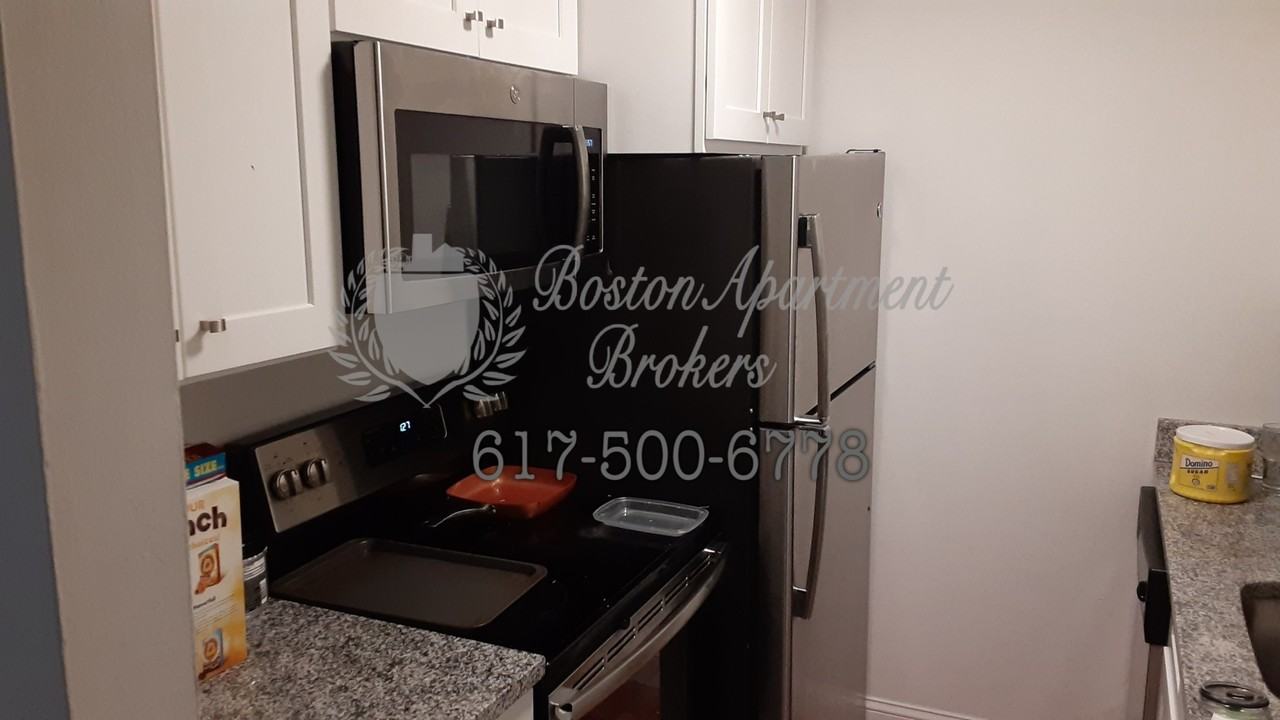 775 Columbus Ave #3 - Photo 3 of 8