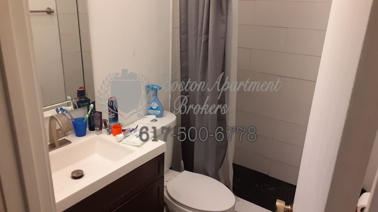 775 Columbus Ave #3 - Photo 4 of 8