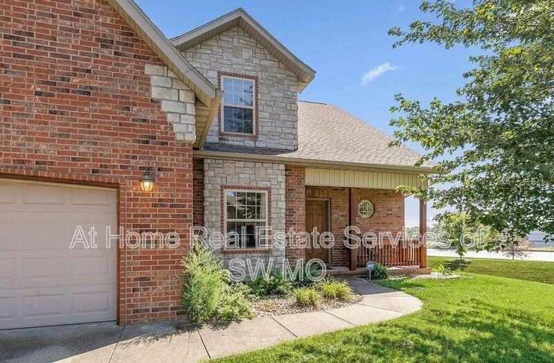 1518 W Maplewood St - Photo 2 of 2