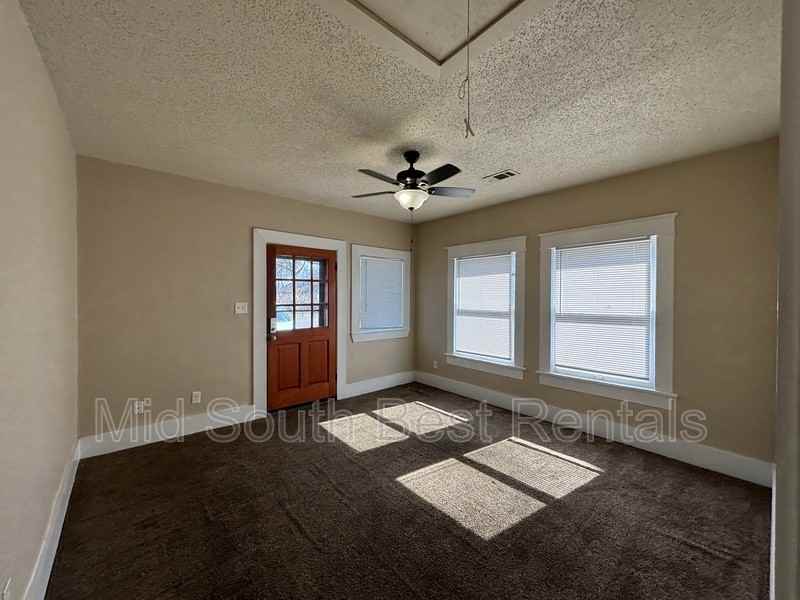4202 Alma St - Photo 3 of 10