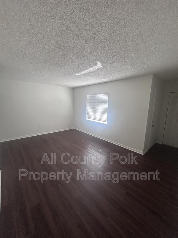 915 Ariana St #4 - Photo 2 of 15