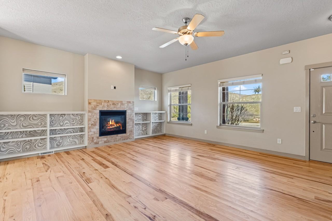 2045 W Axtell Ct - Photo 4 of 26