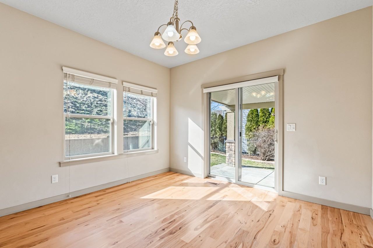 2045 W Axtell Ct - Photo 6 of 26