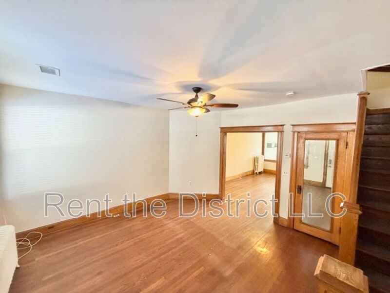 814 Longfellow St Nw - Photo 3 of 17