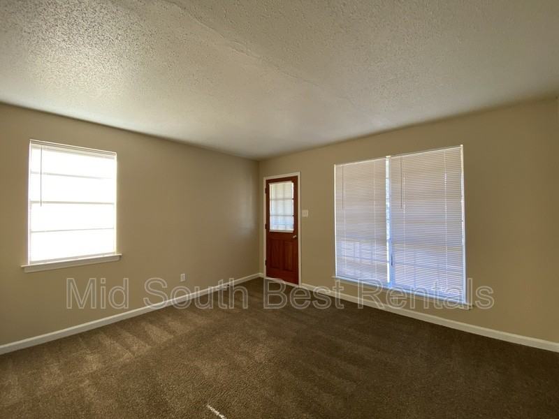 1132 Semmes St - Photo 2 of 11