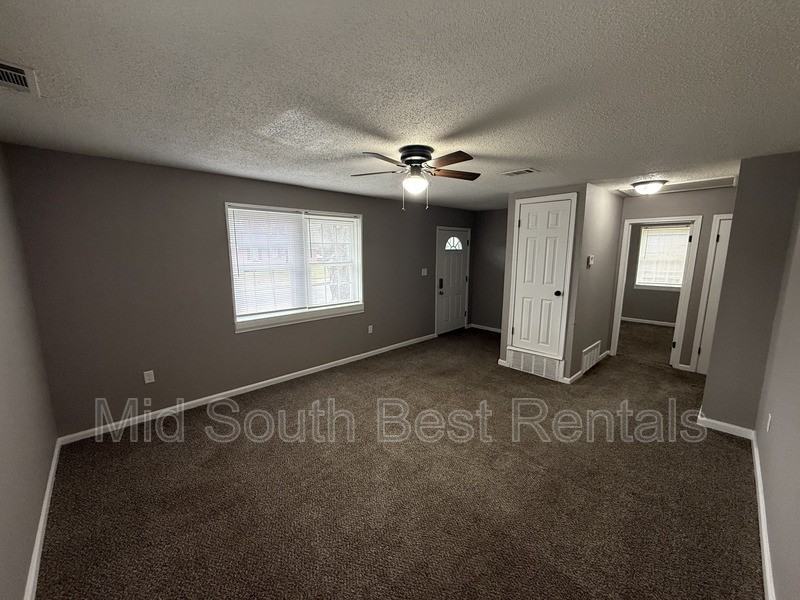 2822 Brewer Ave - Photo 2 of 13