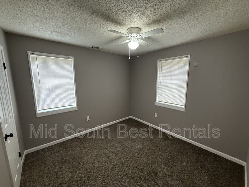 2822 Brewer Ave - Photo 5 of 13