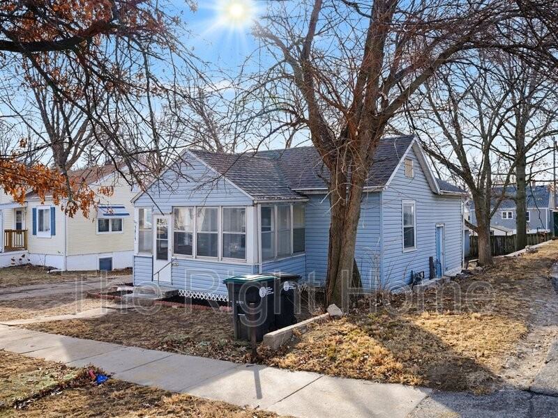 5819 Grant St - Photo 3 of 24