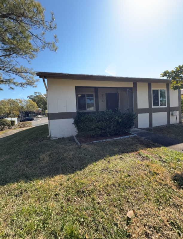 2900 Grovewood Blvd - Photo 2 of 19