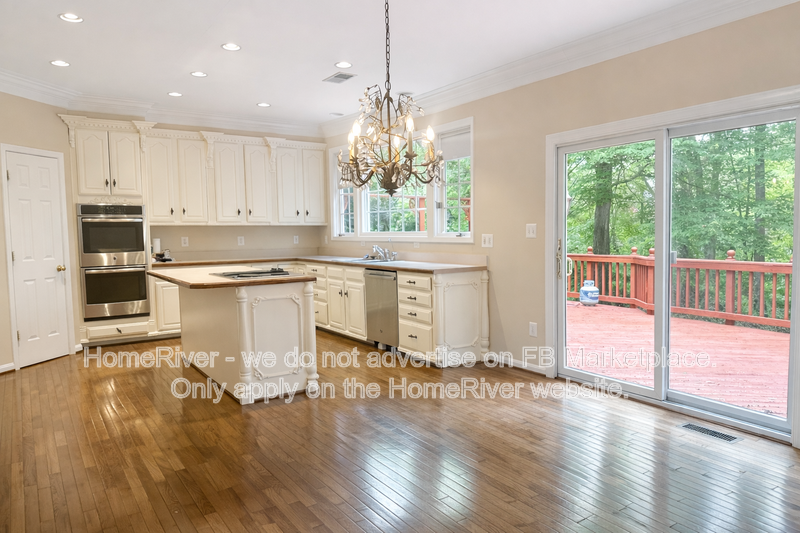 8308 Holly Haven Ln - Photo 3 of 18