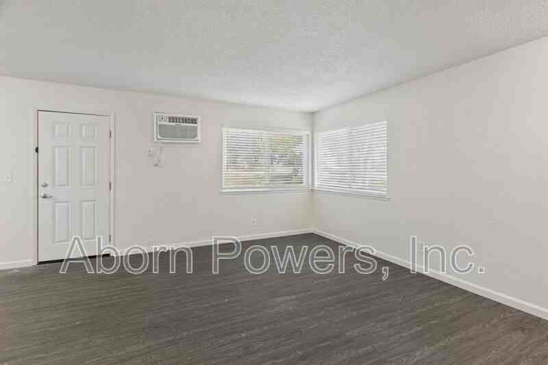 2760 Coloma St #02 - Photo 3 of 11