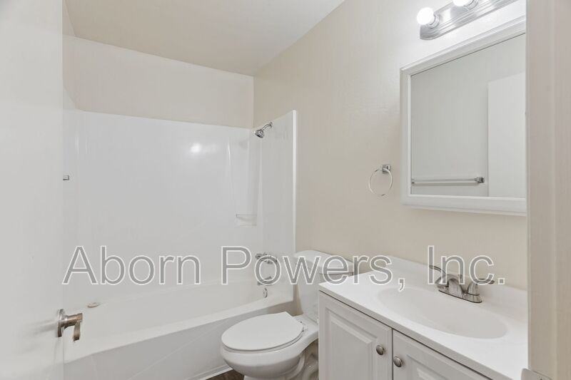 2760 Coloma St #02 - Photo 7 of 11