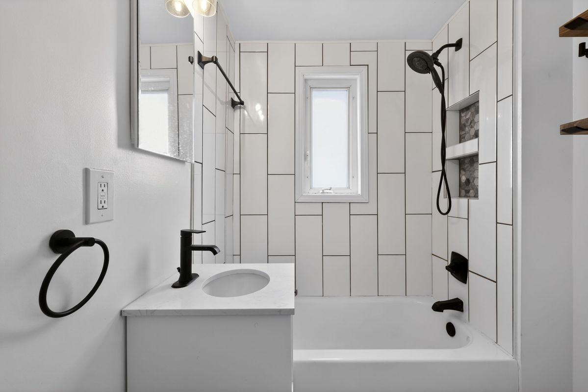 616 Lane Way - Photo 4 of 19