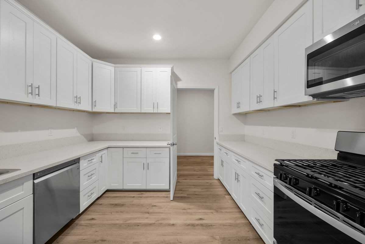 13853 Victory Blvd ##207 - Photo 5 of 10