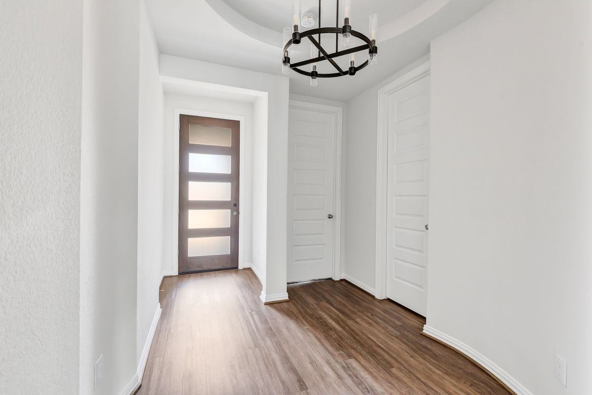 15419 Kirkdell Bend Dr - Photo 4 of 32