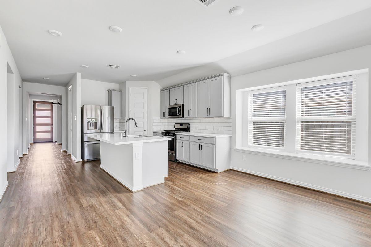 15419 Kirkdell Bend Dr - Photo 7 of 32