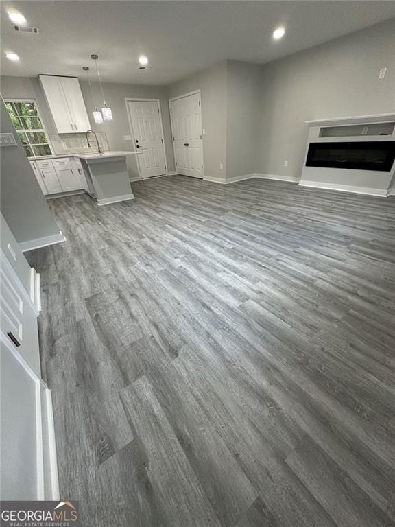 1729 W Austin Rd - Photo 2 of 4