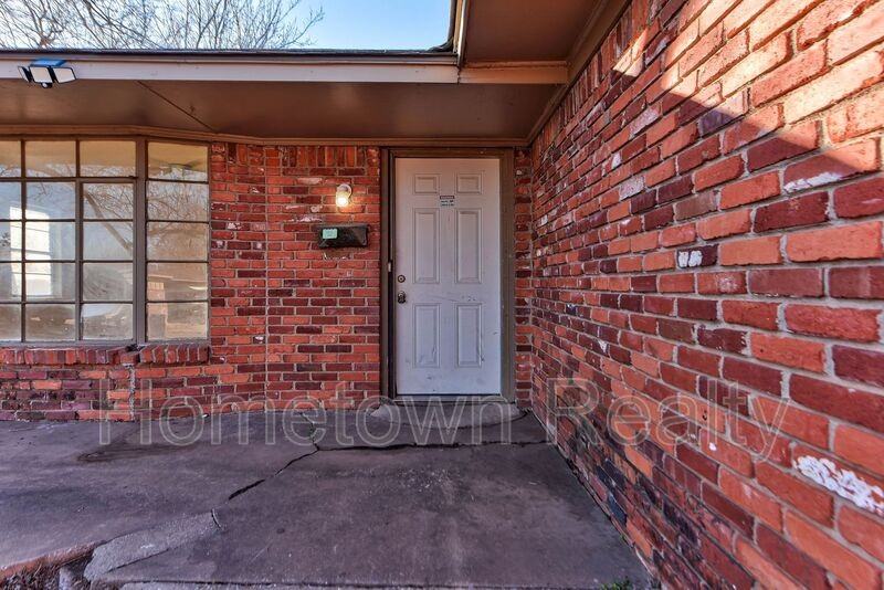 332 Nw 85th St - Photo 4 of 36