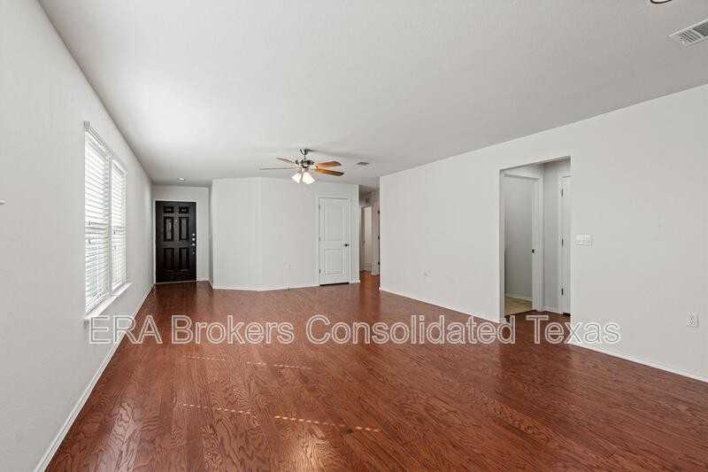 206 Paint Creek Ln - Photo 5 of 30