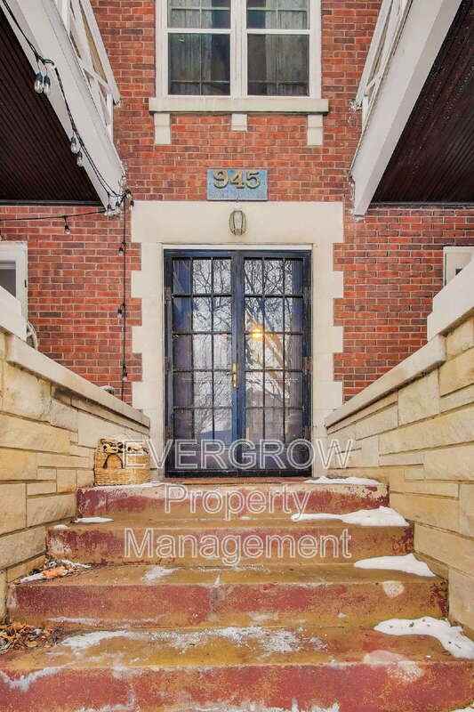 945 Woodruff Place Middle Dr #4 - Photo 4 of 34